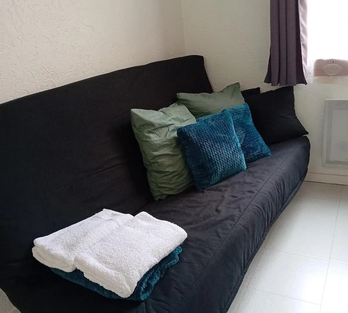 Heart Of Beauvais Airport 15 Min By Bus, Studio France