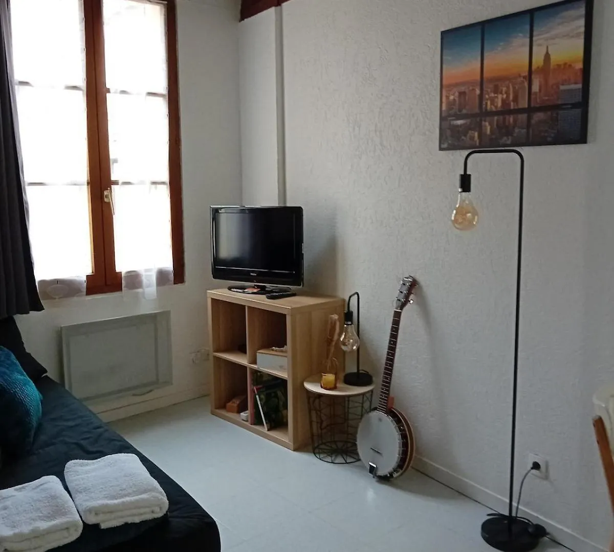 Heart Of Beauvais Airport 15 Min By Bus, Studio Apartment